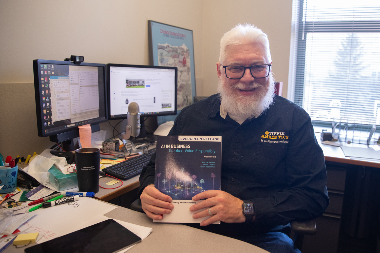 UI business analytics professor authors new textbook on AI, business ...